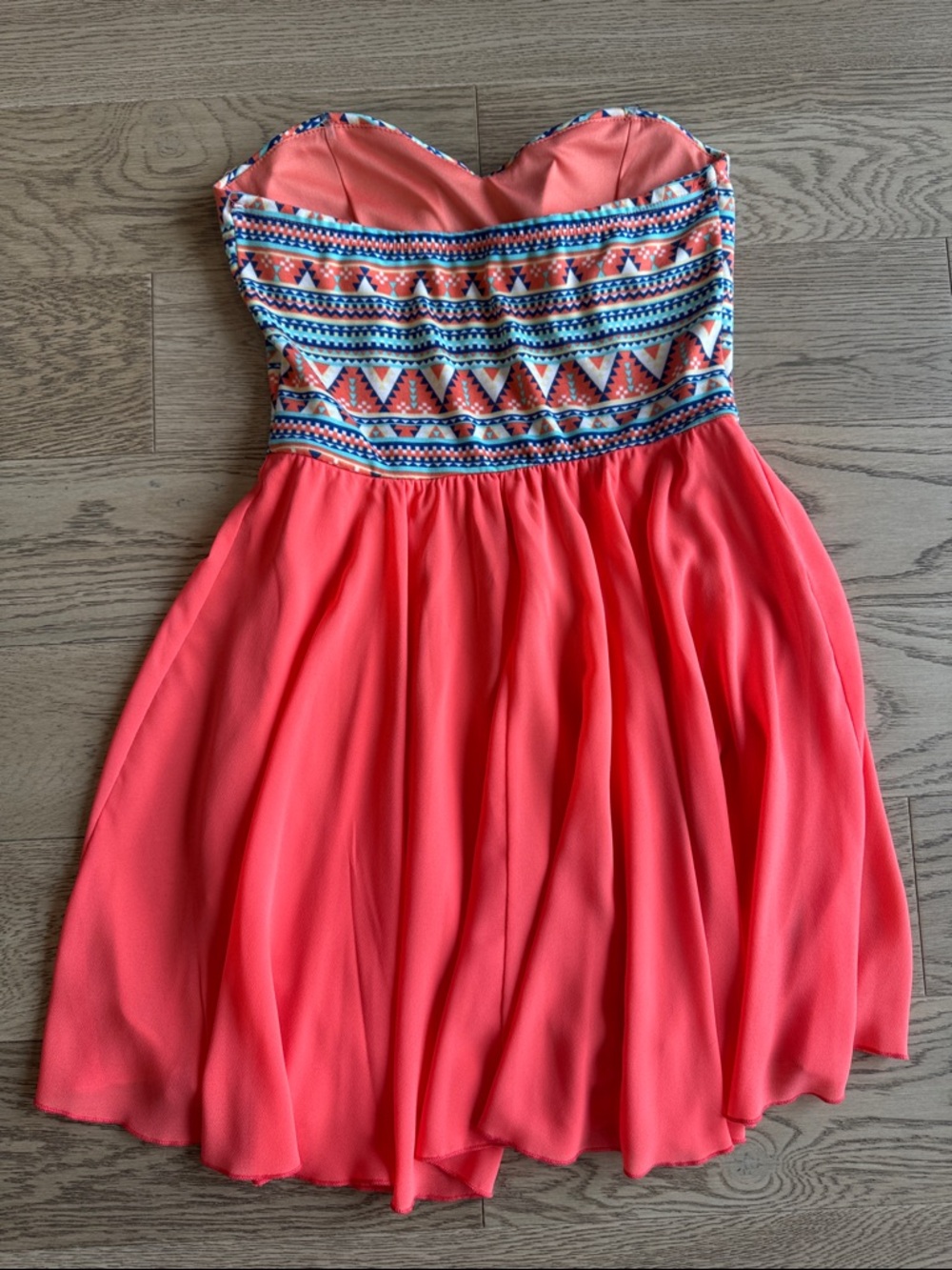 Style Rack Coral Strapless Dress with Aztec Print Bodice - Medium - Picture 5 of 8